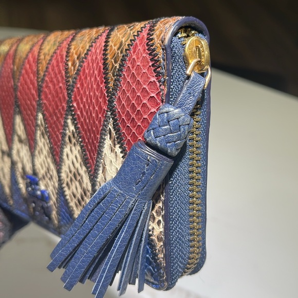 TORY BURCH Taylor Zip
Continental Wallet In Royal Navy
Printed Snake Print - Picture 3 of 7